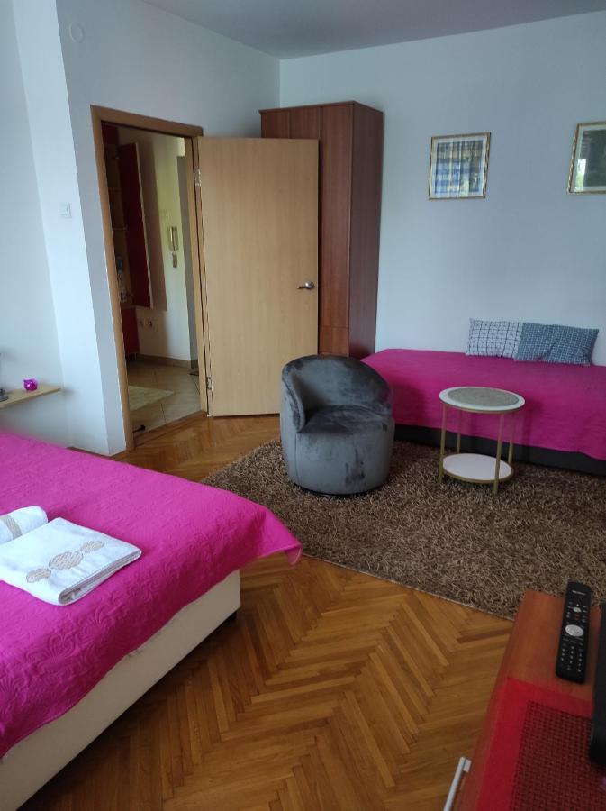 Stan U Centru Apartment Podgorica Ngoại thất bức ảnh