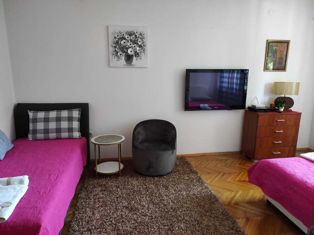 Stan U Centru Apartment Podgorica Ngoại thất bức ảnh